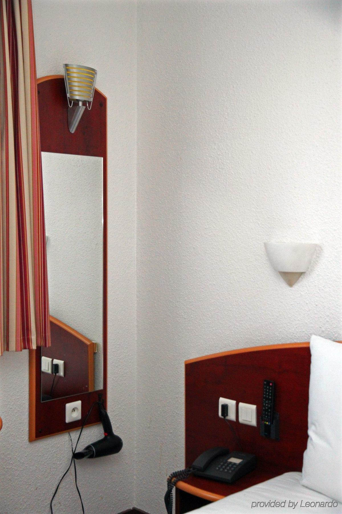 Comfort Hotel Grenoble Saint Egreve Esterno foto